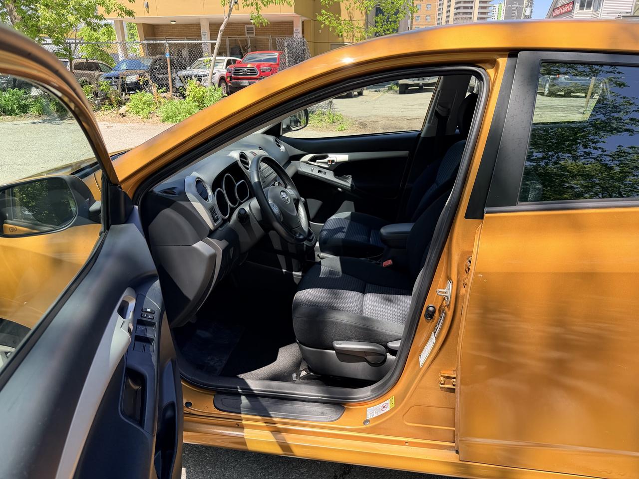2009 Toyota Matrix XRS | 5-SPEED | SUNROOF Photo
