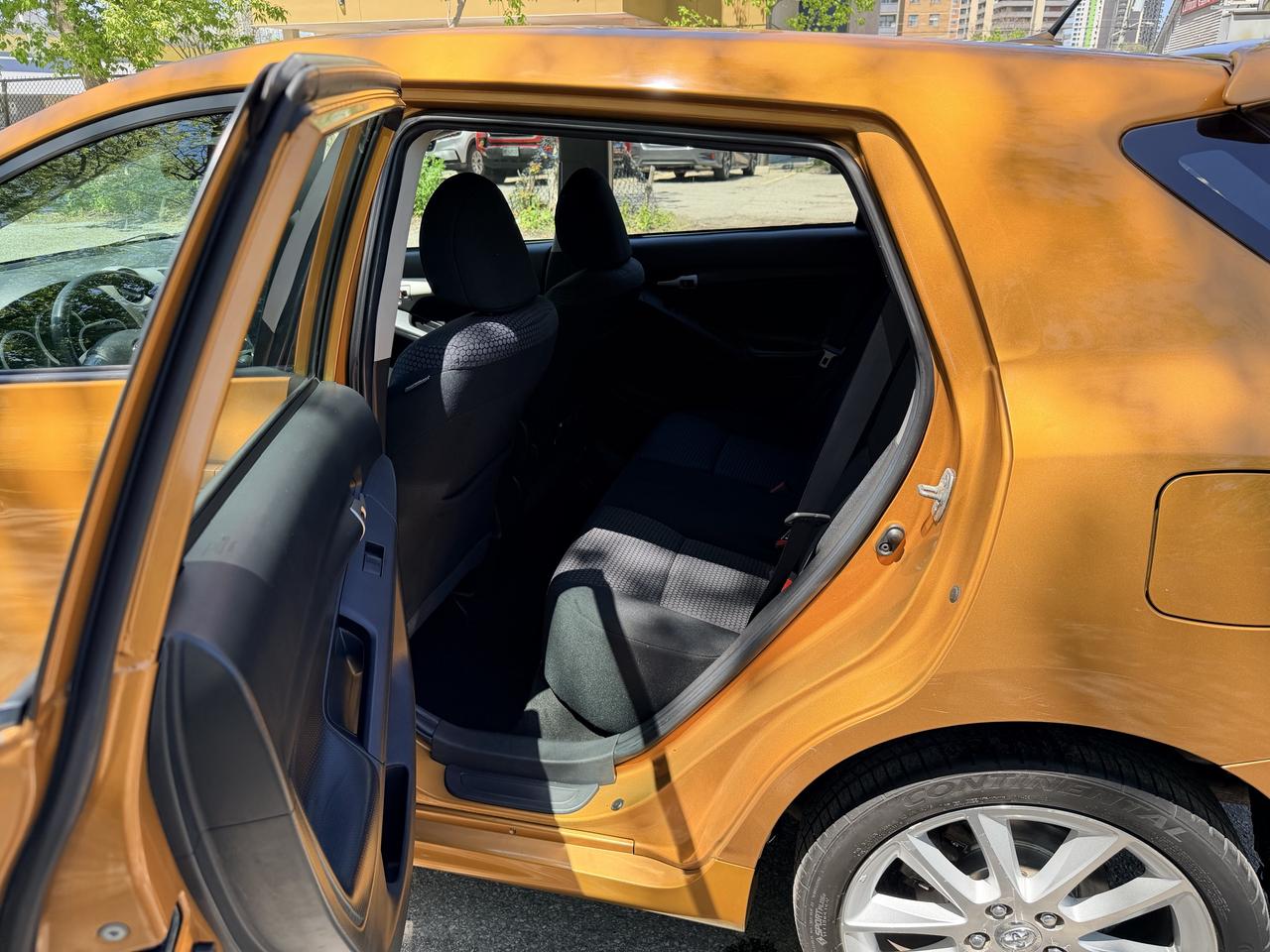 2009 Toyota Matrix XRS | 5-SPEED | SUNROOF Photo