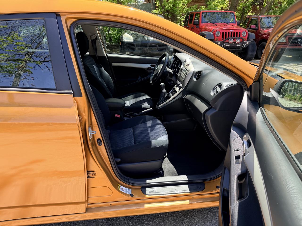 2009 Toyota Matrix XRS | 5-SPEED | SUNROOF Photo