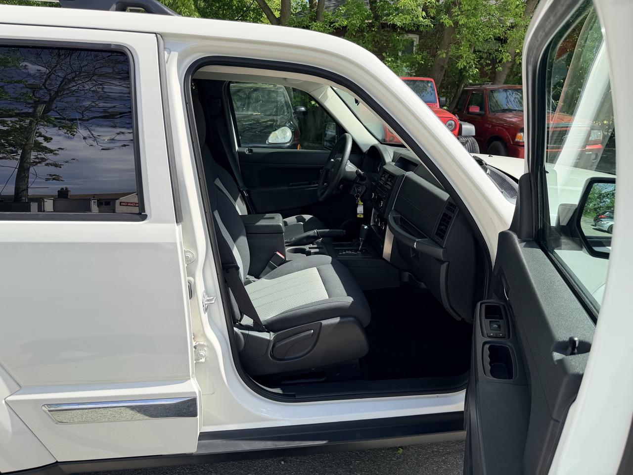 2010 Jeep Liberty SPORT | ONLY 89KM! | 4X4 Photo