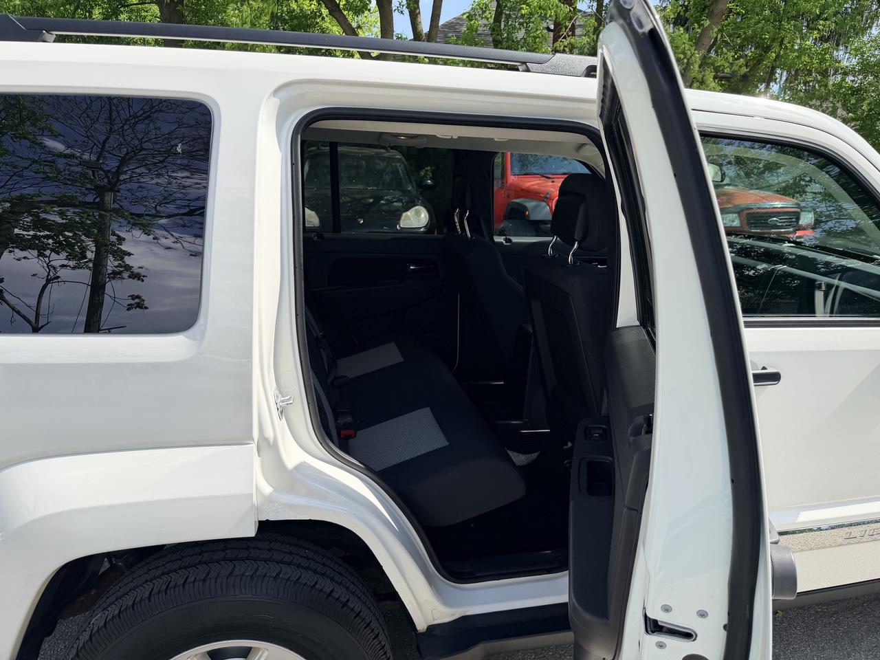 2010 Jeep Liberty SPORT | ONLY 89KM! | 4X4 Photo
