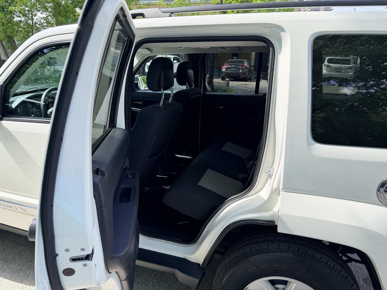 2010 Jeep Liberty SPORT | ONLY 89KM! | 4X4 Photo
