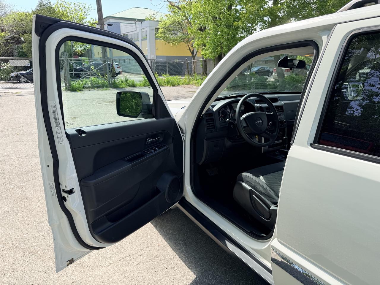 2010 Jeep Liberty SPORT | ONLY 89KM! | 4X4 Photo