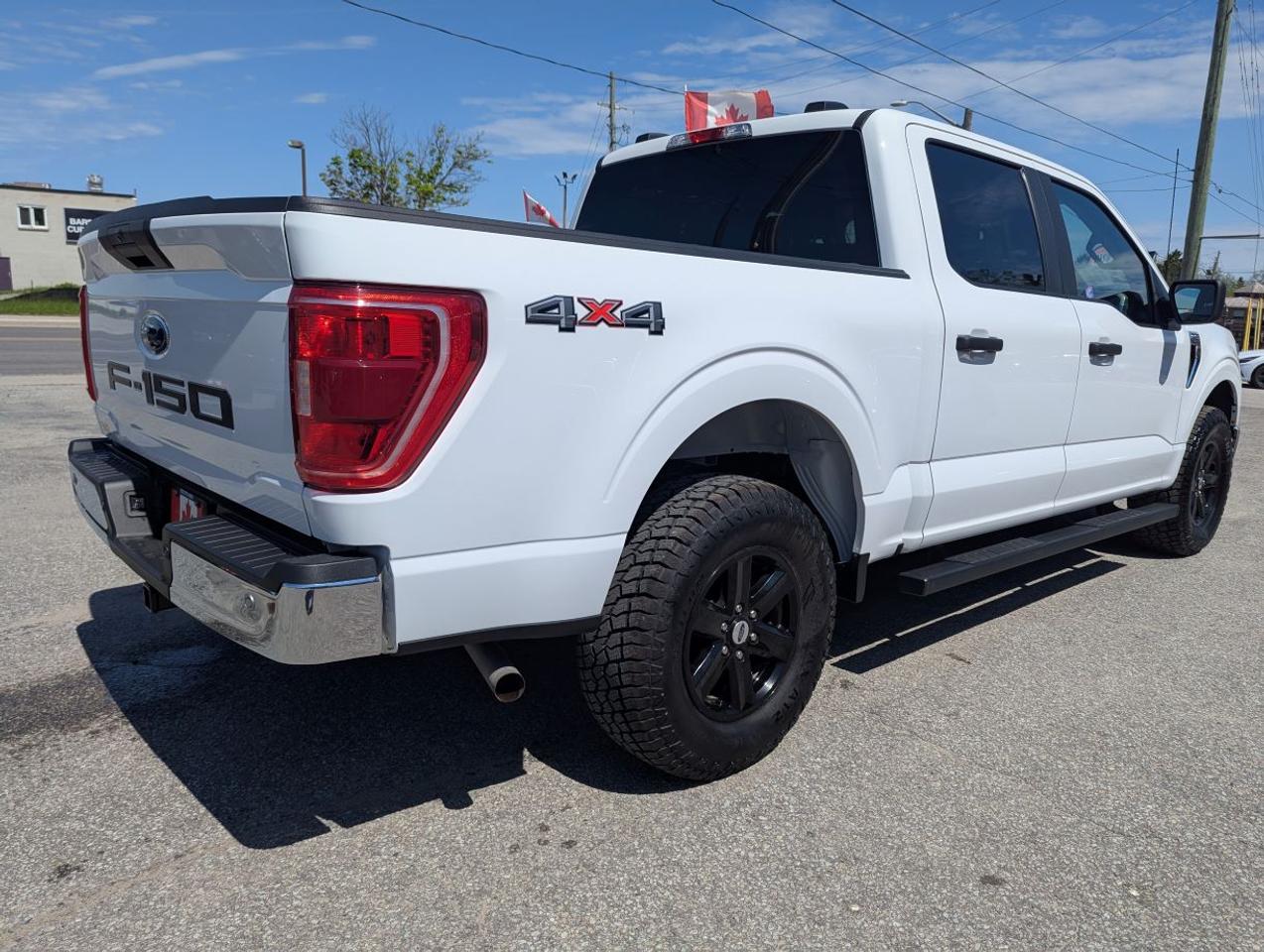 2022 Ford F-150 4WD SuperCrew 5.5' Box WITH NAVIGATION!! Photo
