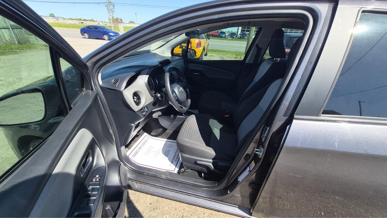 2018 Toyota Yaris LE, AUTO, HATCH, ONLY 74,000KMS, LOW KMS, CERT Photo