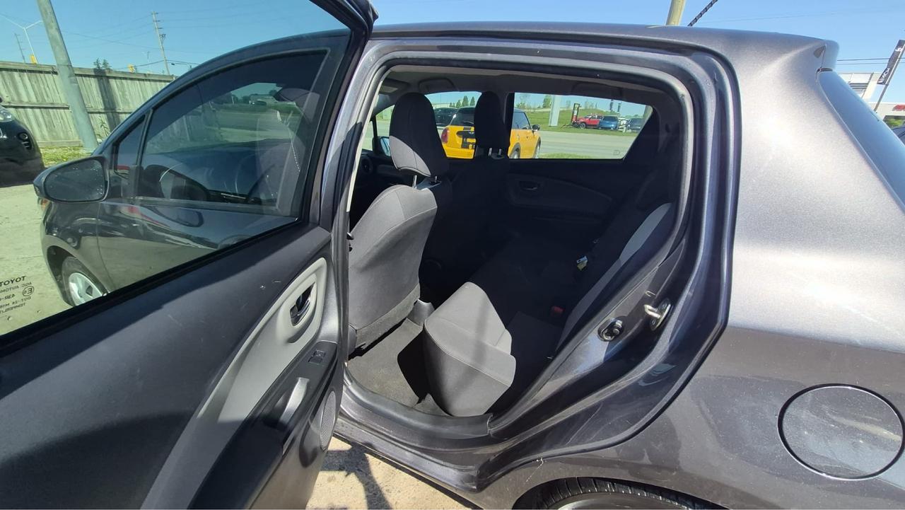 2018 Toyota Yaris LE, AUTO, HATCH, ONLY 74,000KMS, LOW KMS, CERT Photo