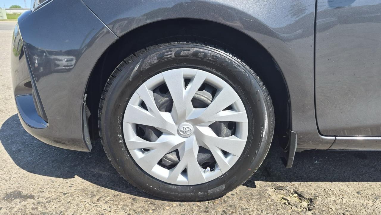 2018 Toyota Yaris LE, AUTO, HATCH, ONLY 74,000KMS, LOW KMS, CERT Photo