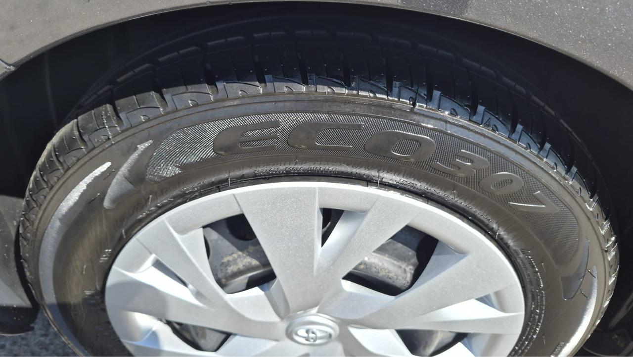 2018 Toyota Yaris LE, AUTO, HATCH, ONLY 74,000KMS, LOW KMS, CERT Photo