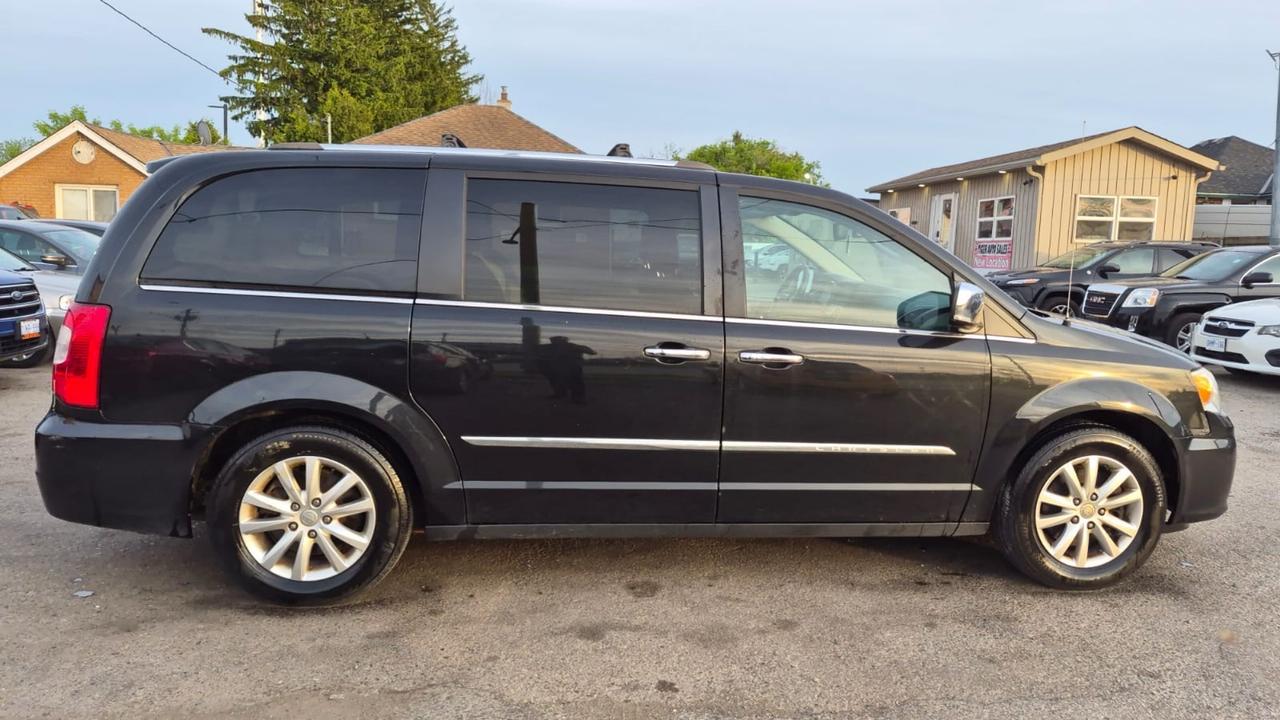 2016 Chrysler Town & Country AS IS, Limited, RUNS DRIVES WELL, WELL MAINTAINED Photo