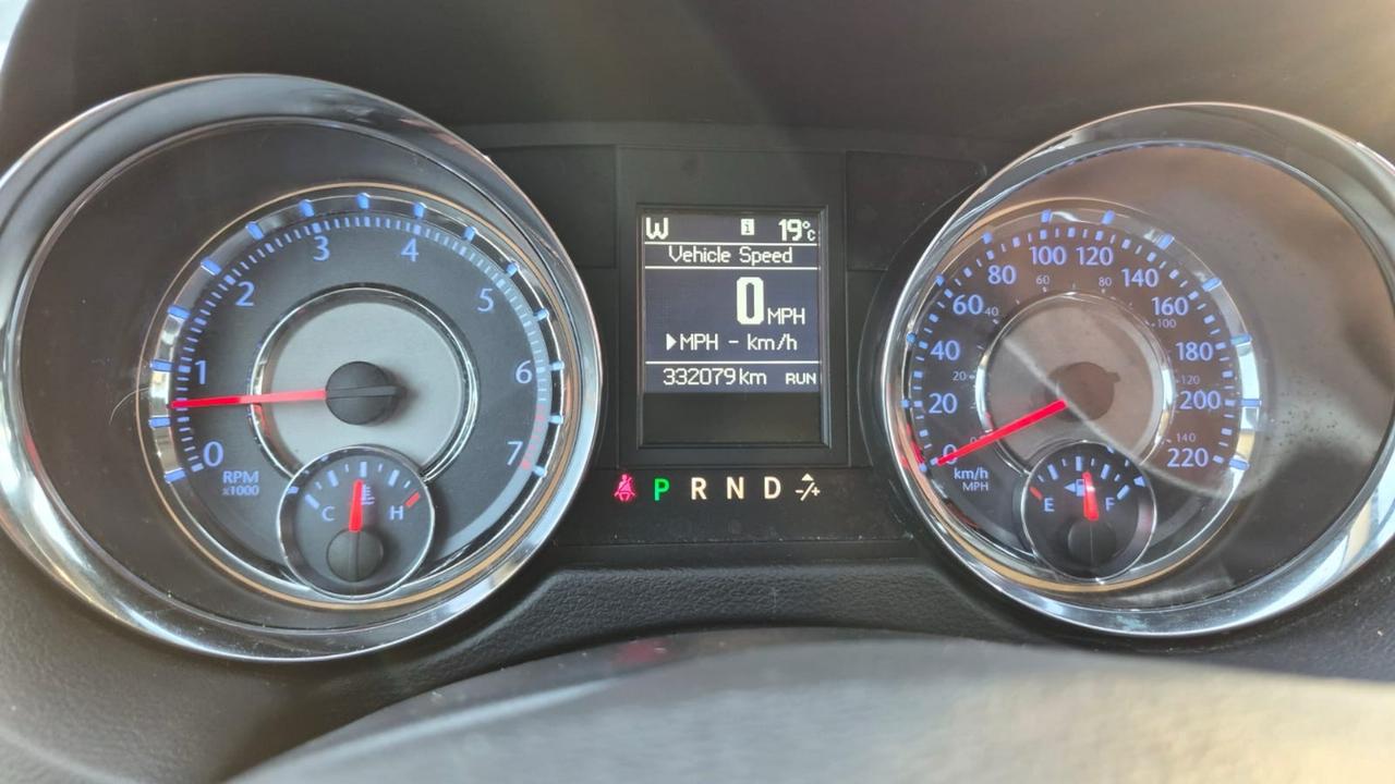 2016 Chrysler Town & Country AS IS, Limited, RUNS DRIVES WELL, WELL MAINTAINED Photo
