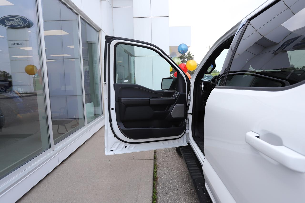 2022 Ford F-150 XLT 4WD SuperCrew 5.5' Box Photo