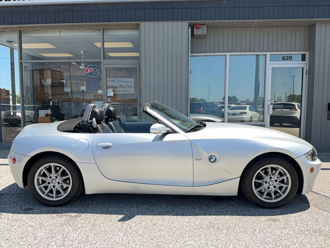 2005 BMW Z4 2.5i Photo