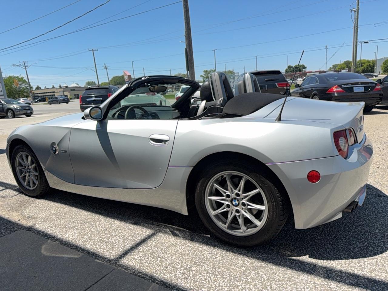 2005 BMW Z4 2.5i Photo