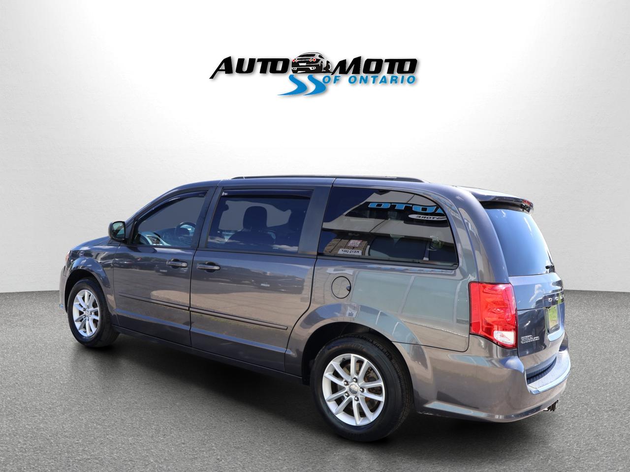 2017 Dodge Grand Caravan SXT CERTIFIED *ACCIDENT FREE*SERVICE RECORDS*2ND WINTER* CAMERA NAV BLUETOOTH DVD CRUISE ALLOYS Photo3