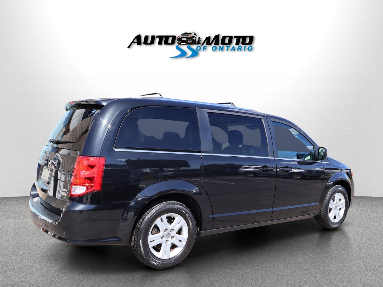 2018 Dodge Grand Caravan CREW PLUS CERTIFIED *SERVICE RECORDS* CAMERA NAV BLUETOOTH DVD LEATHER HEATED SEATS CRUISE ALLOYS Photo