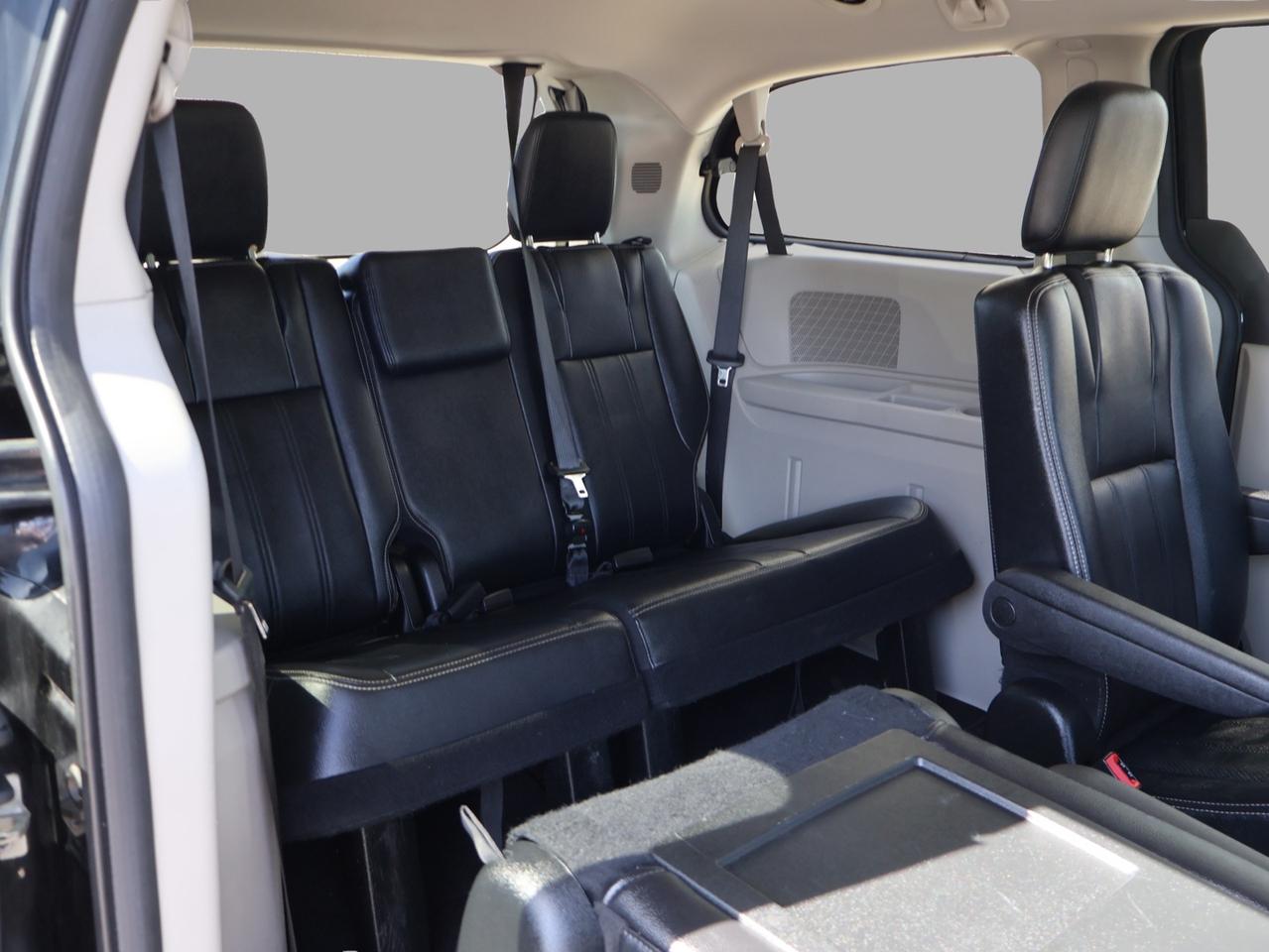 2018 Dodge Grand Caravan CREW PLUS CERTIFIED *SERVICE RECORDS* CAMERA NAV BLUETOOTH DVD LEATHER HEATED SEATS CRUISE ALLOYS Photo