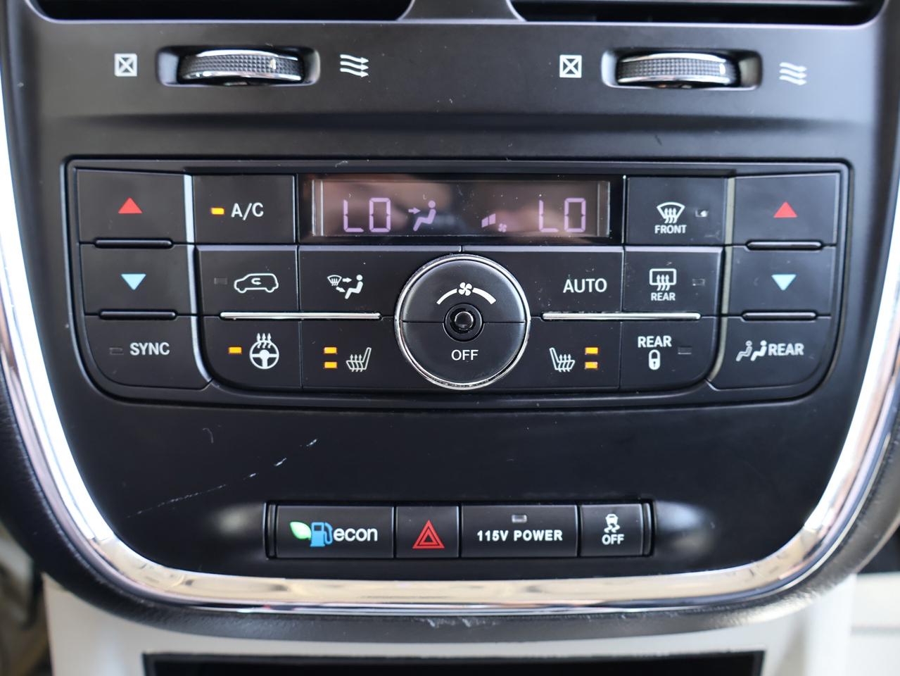 2018 Dodge Grand Caravan CREW PLUS CERTIFIED *SERVICE RECORDS* CAMERA NAV BLUETOOTH DVD LEATHER HEATED SEATS CRUISE ALLOYS Photo
