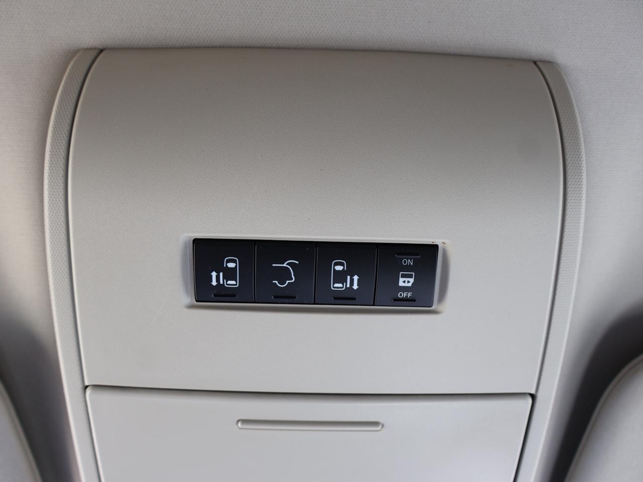 2018 Dodge Grand Caravan CREW PLUS CERTIFIED *SERVICE RECORDS* CAMERA NAV BLUETOOTH DVD LEATHER HEATED SEATS CRUISE ALLOYS Photo