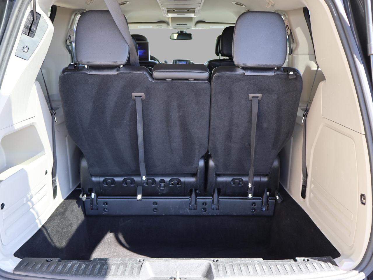 2018 Dodge Grand Caravan CREW PLUS CERTIFIED *SERVICE RECORDS* CAMERA NAV BLUETOOTH DVD LEATHER HEATED SEATS CRUISE ALLOYS Photo