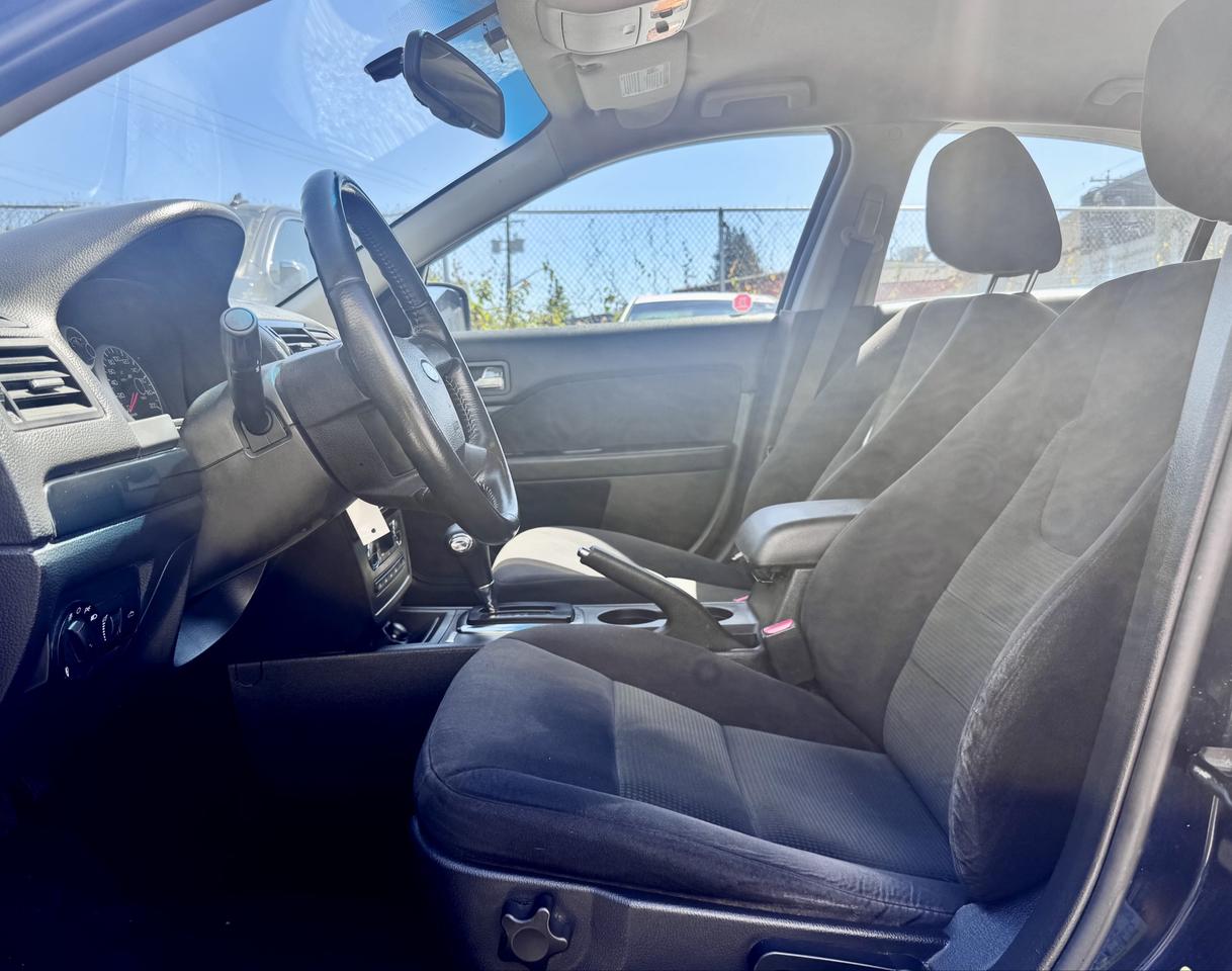 2009 Ford Fusion FINANCING AVAILABLE Photo9