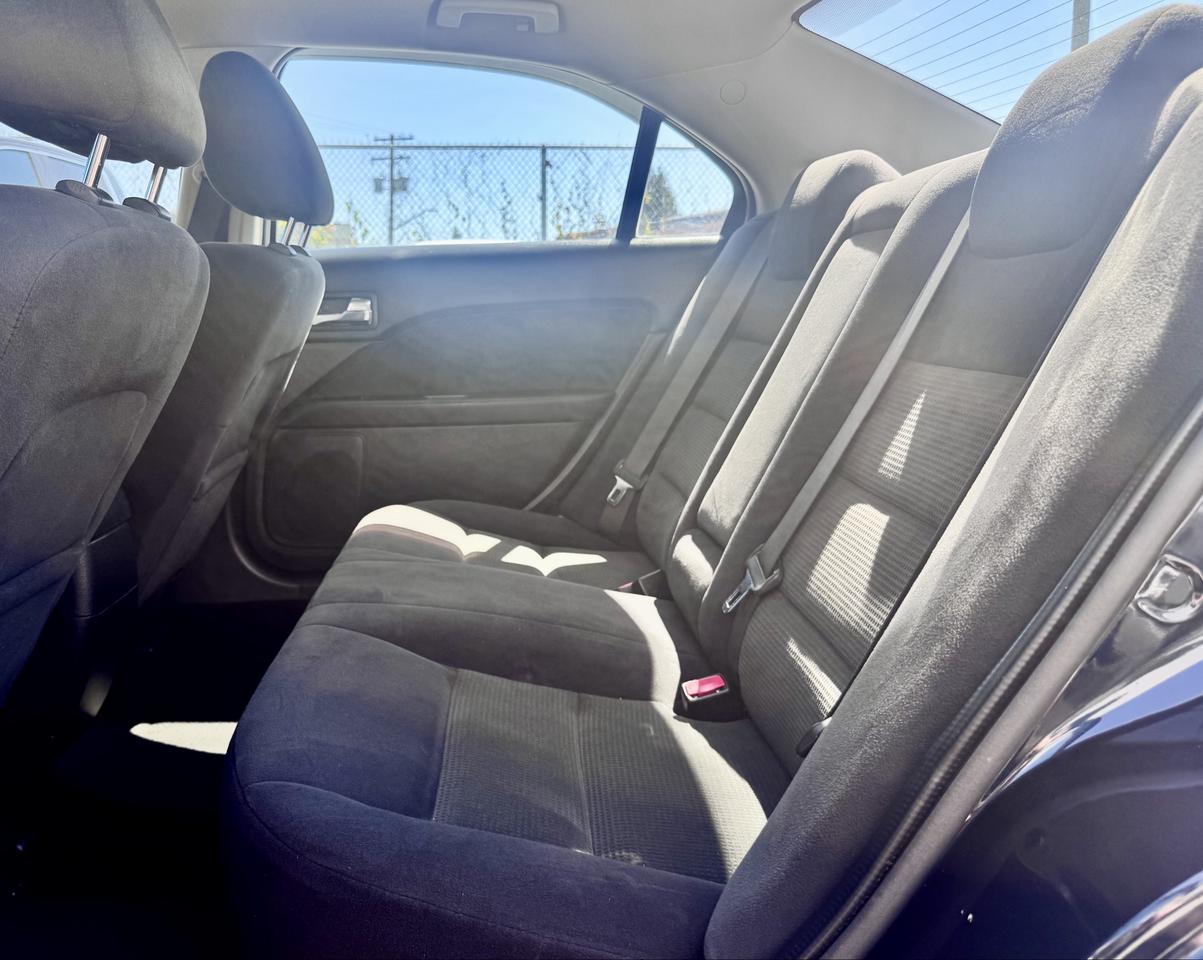 2009 Ford Fusion FINANCING AVAILABLE Photo14