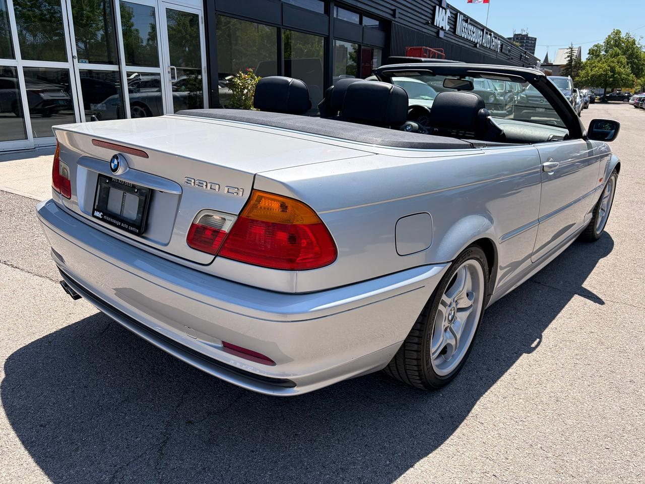 2001 BMW 3 Series 330CI Photo