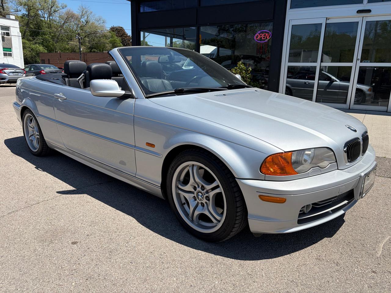 2001 BMW 3 Series 330CI Photo