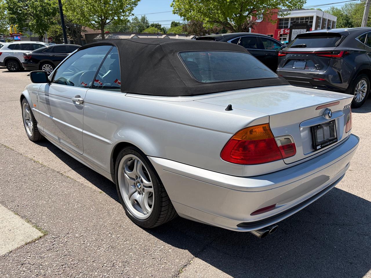 2001 BMW 3 Series 330CI Photo