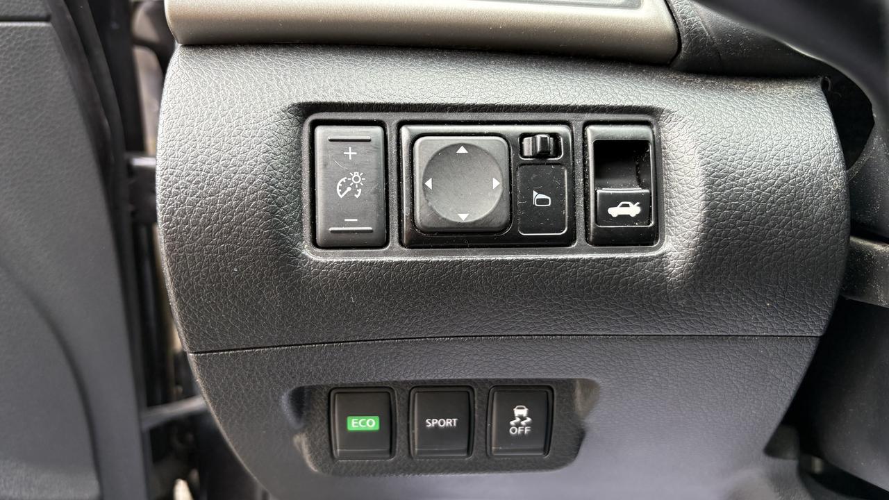 2015 Nissan Sentra SV Photo