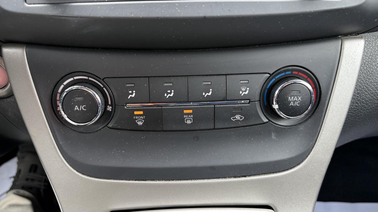 2015 Nissan Sentra SV Photo
