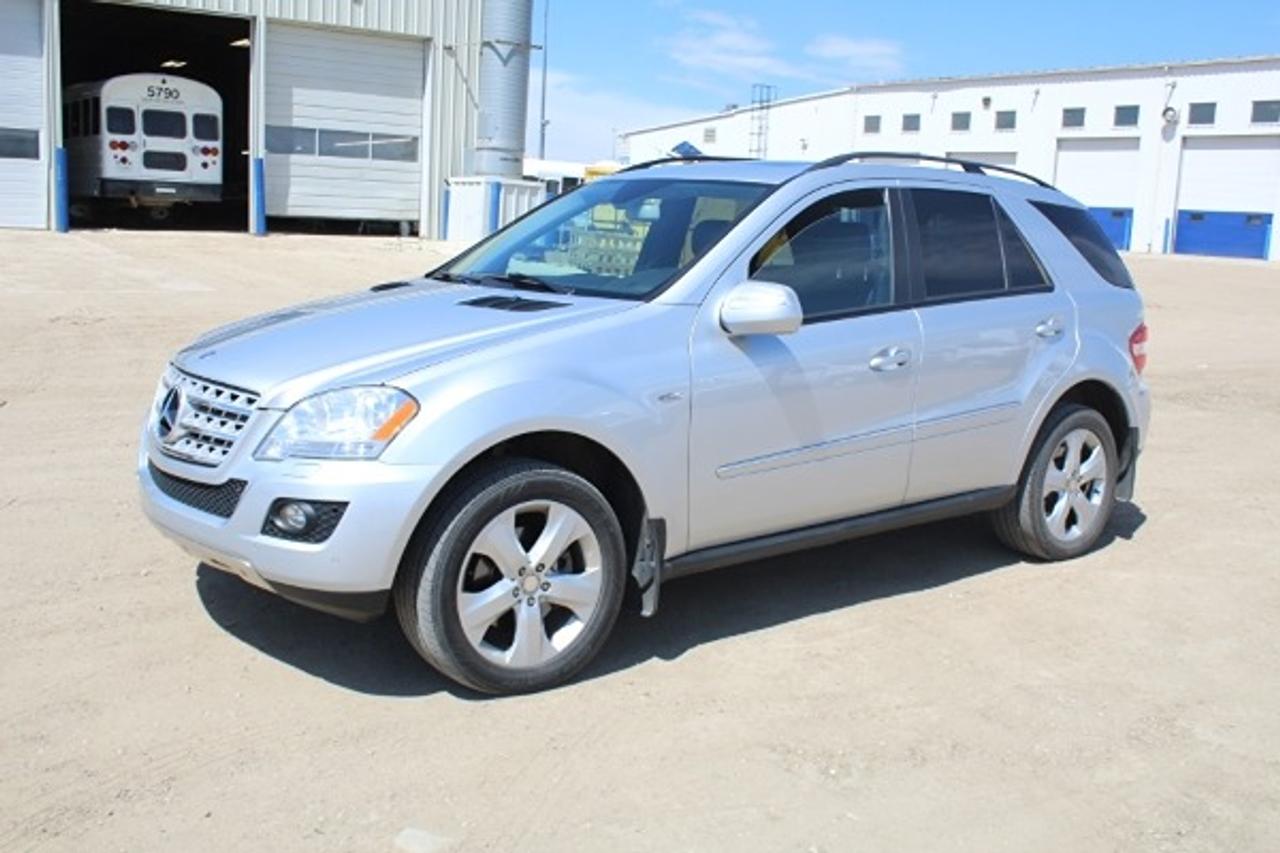2009 Mercedes-Benz M-Class ML320 3.0L BlueTEC w/Htd Leather, S/R - Photo #1
