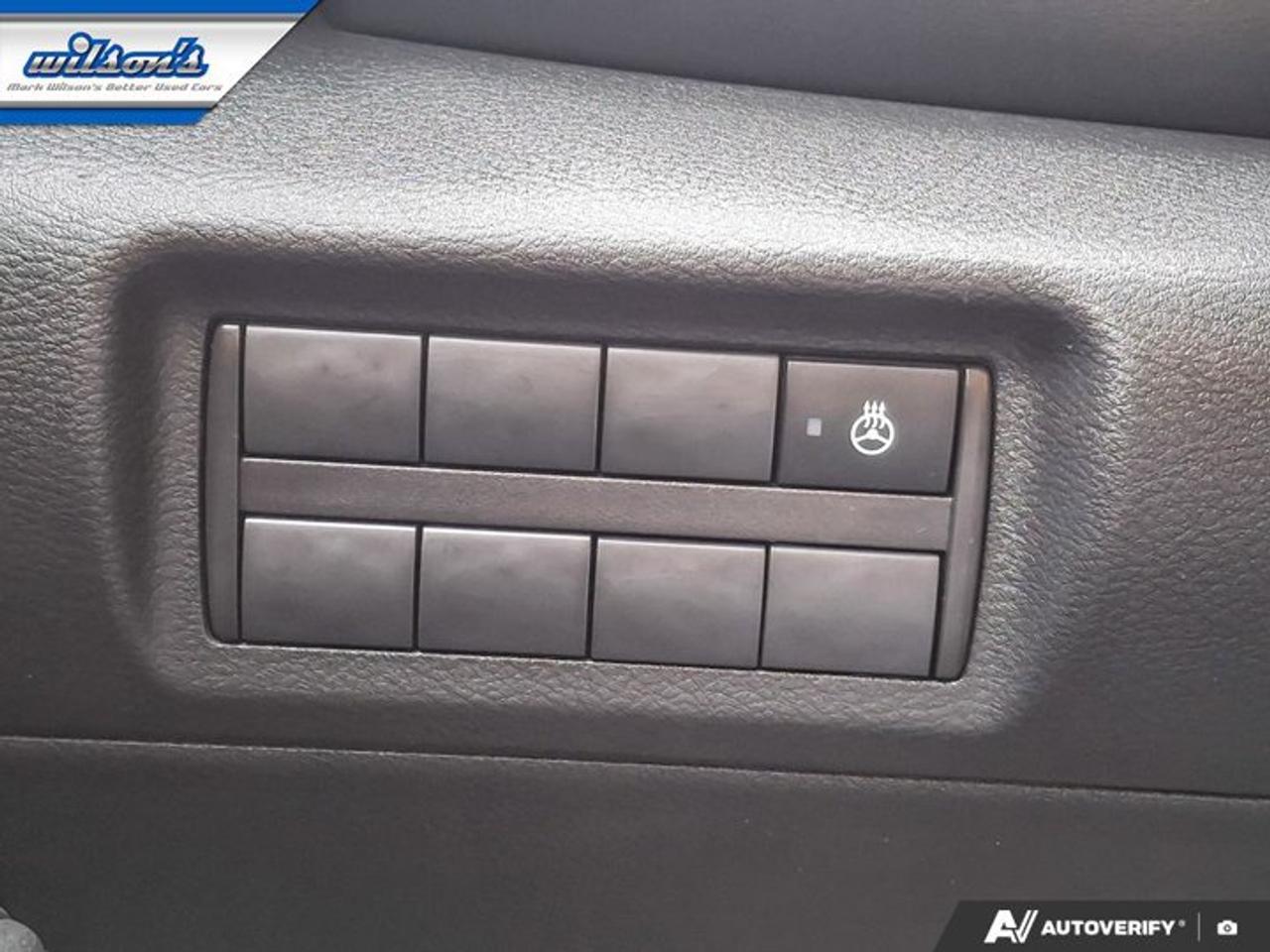 2021 Nissan Kicks SR | Leather | Heated Seats | Remote Start | Bose Audio | CarPlay + Android | Keyless Entry & More ! Photo