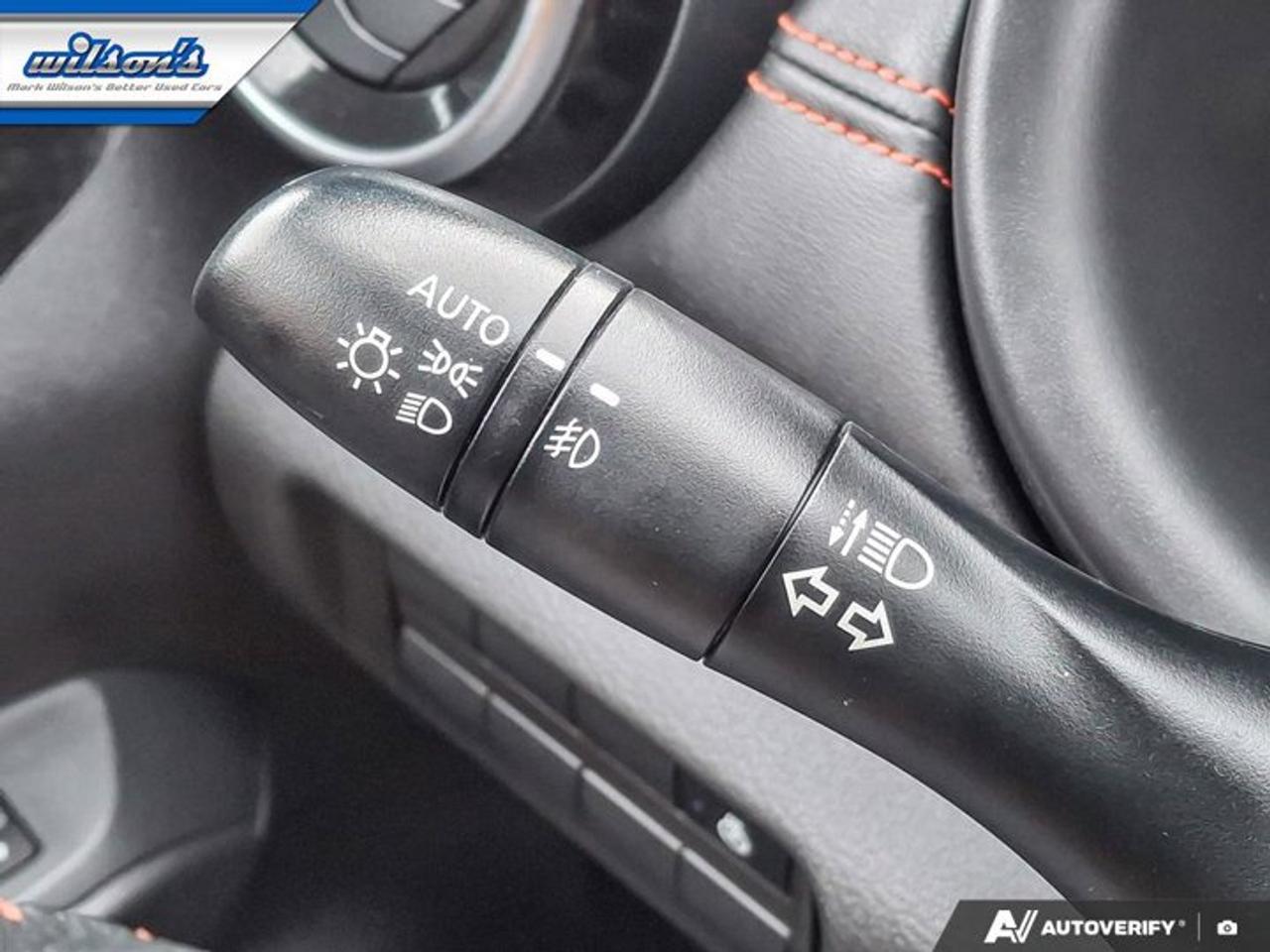 2021 Nissan Kicks SR | Leather | Heated Seats | Remote Start | Bose Audio | CarPlay + Android | Keyless Entry & More ! Photo