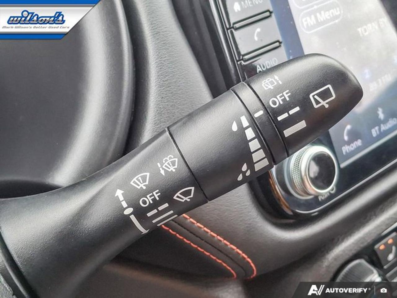 2021 Nissan Kicks SR | Leather | Heated Seats | Remote Start | Bose Audio | CarPlay + Android | Keyless Entry & More ! Photo