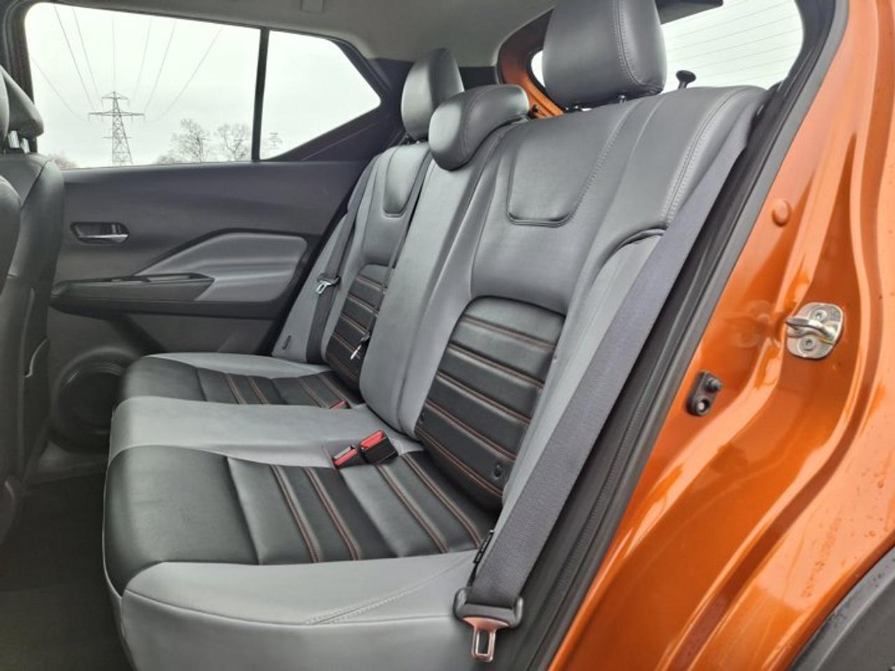 2021 Nissan Kicks SR | Leather | Heated Seats | Remote Start | Bose Audio | CarPlay + Android | Keyless Entry & More ! Photo