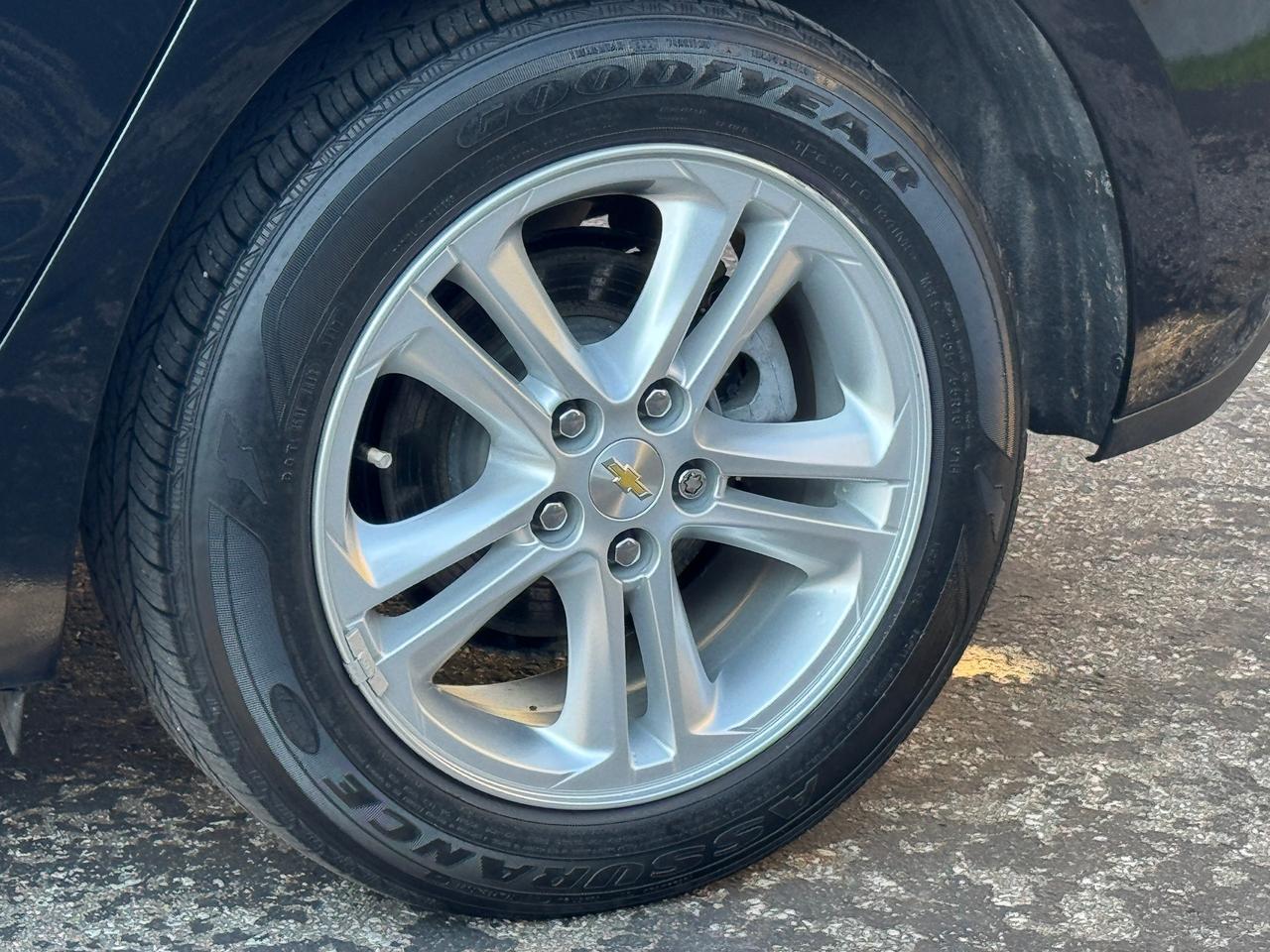 2018 Chevrolet Cruze LT+LOW KMS+Service Records+CLEAN CARFAX Photo