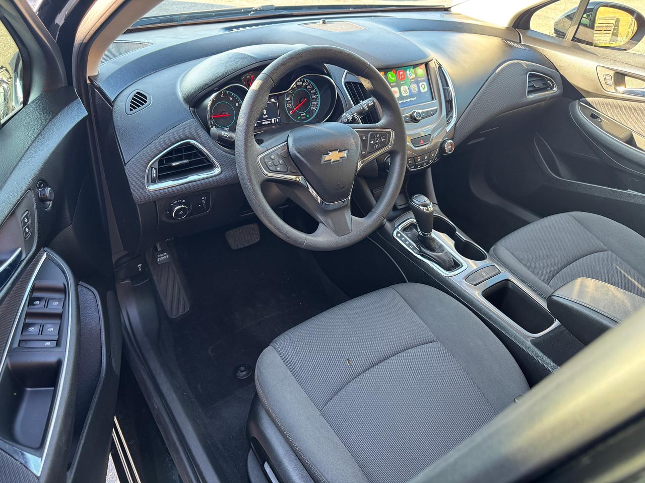 2018 Chevrolet Cruze LT+LOW KMS+Service Records+CLEAN CARFAX Photo