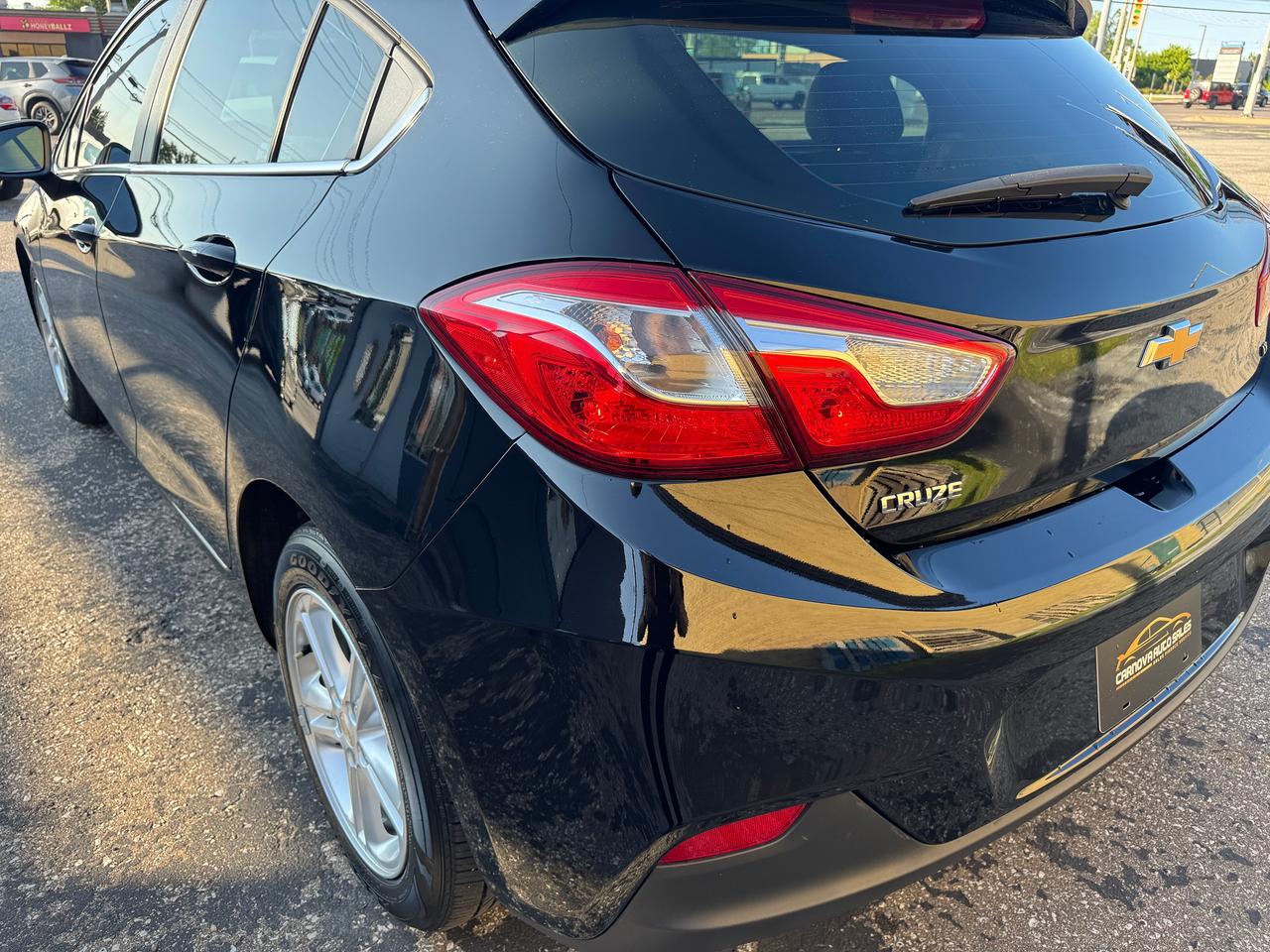 2018 Chevrolet Cruze LT+LOW KMS+Service Records+CLEAN CARFAX Photo