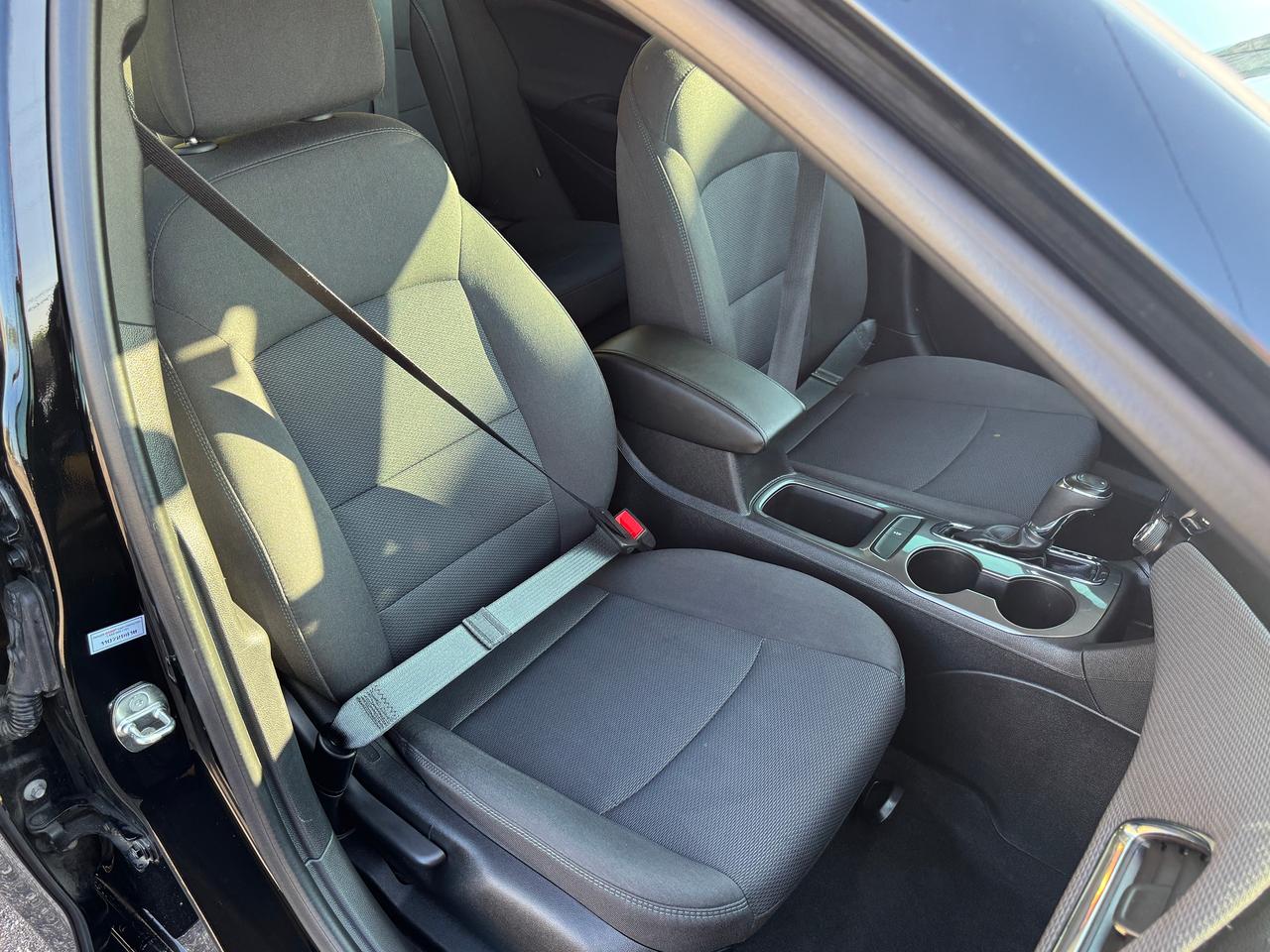 2018 Chevrolet Cruze LT+LOW KMS+Service Records+CLEAN CARFAX Photo