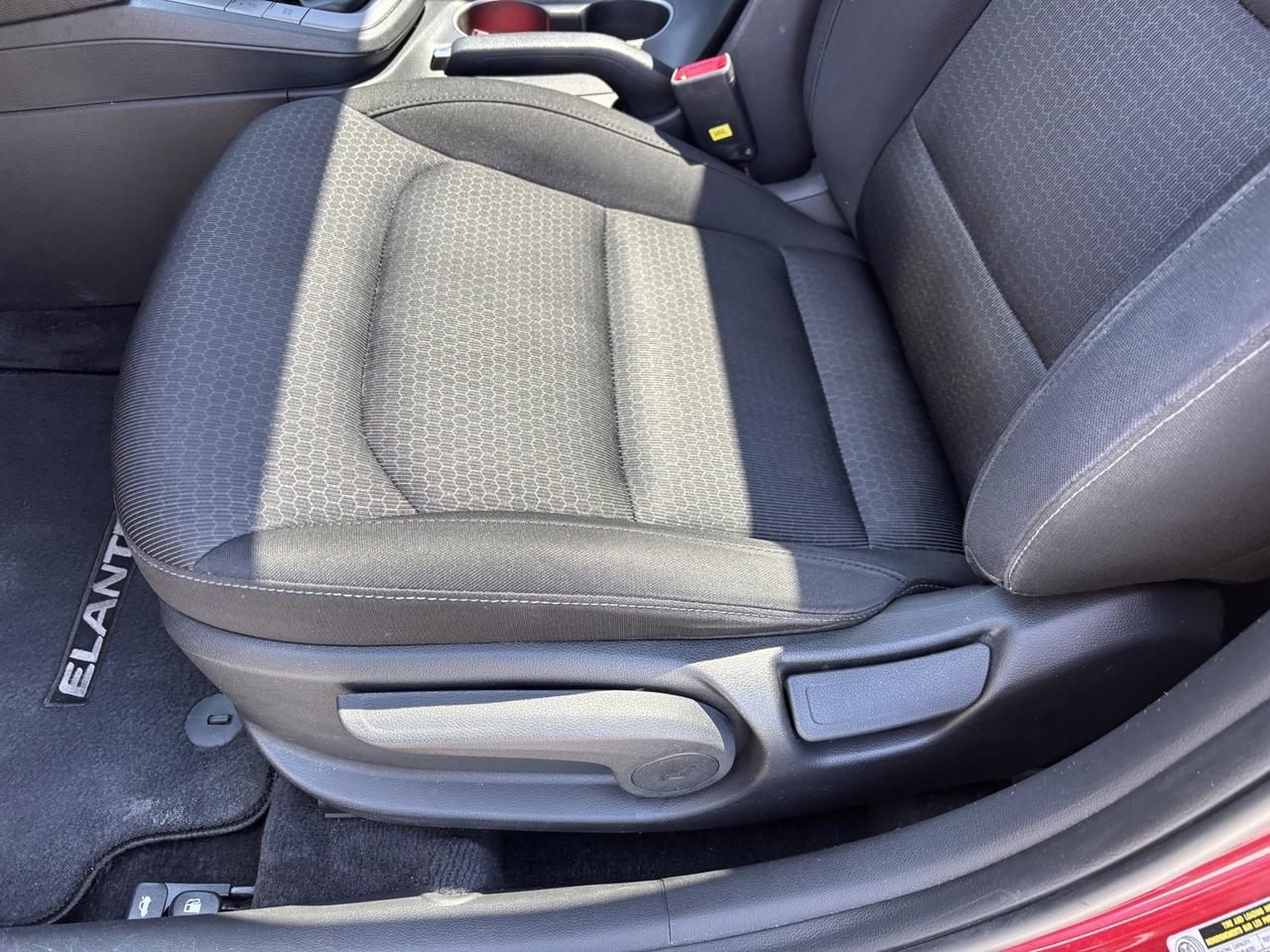 2017 Hyundai Elantra Limited ~ONTARIO CAR~ Photo