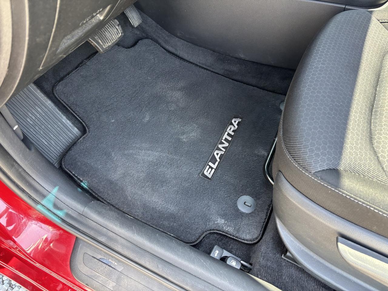 2017 Hyundai Elantra Limited ~ONTARIO CAR~ Photo