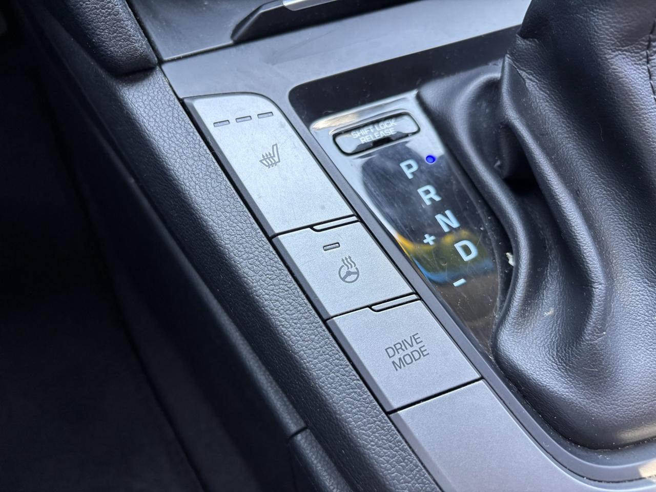2017 Hyundai Elantra Limited ~ONTARIO CAR~ Photo