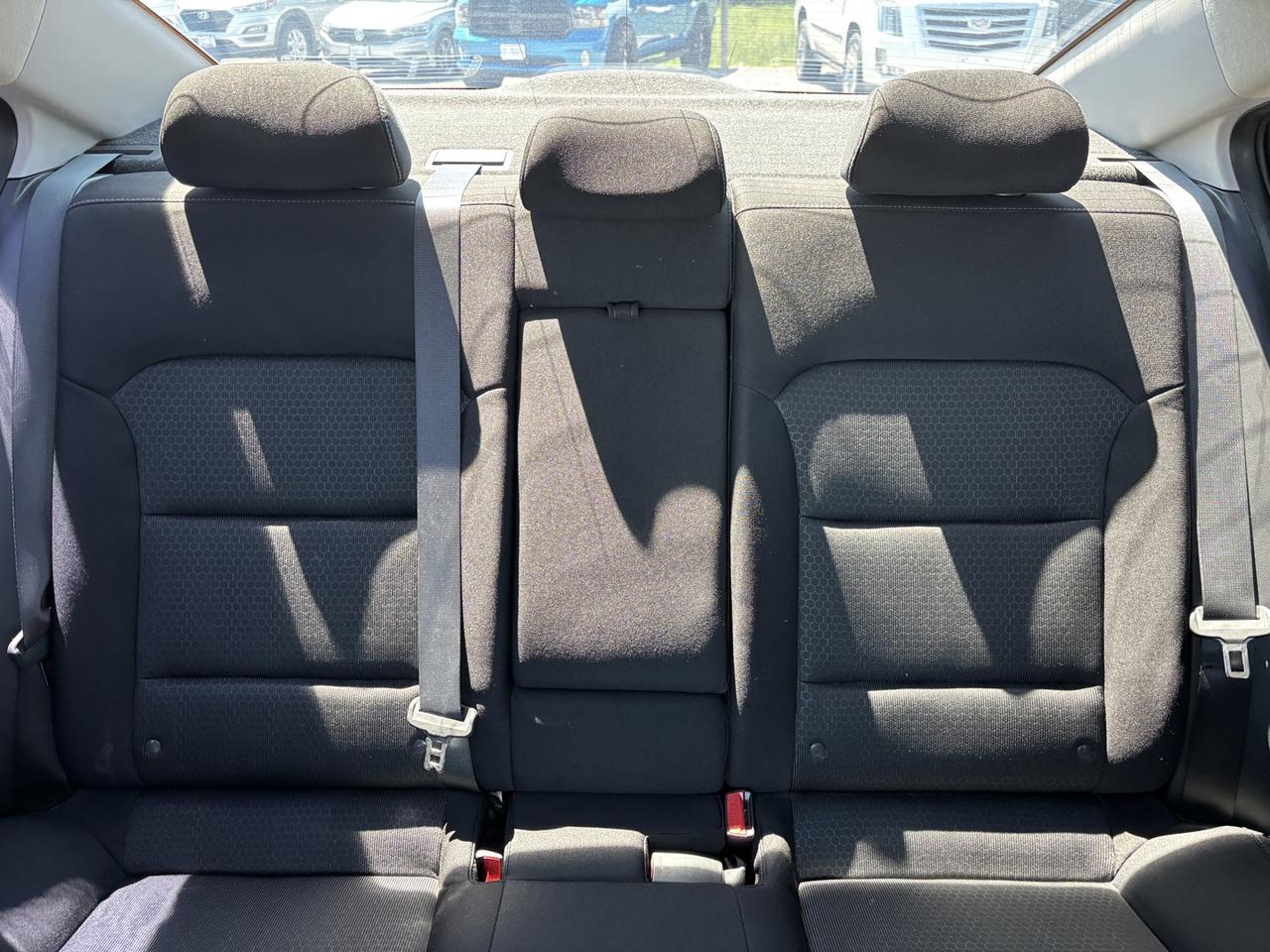 2017 Hyundai Elantra Limited ~ONTARIO CAR~ Photo