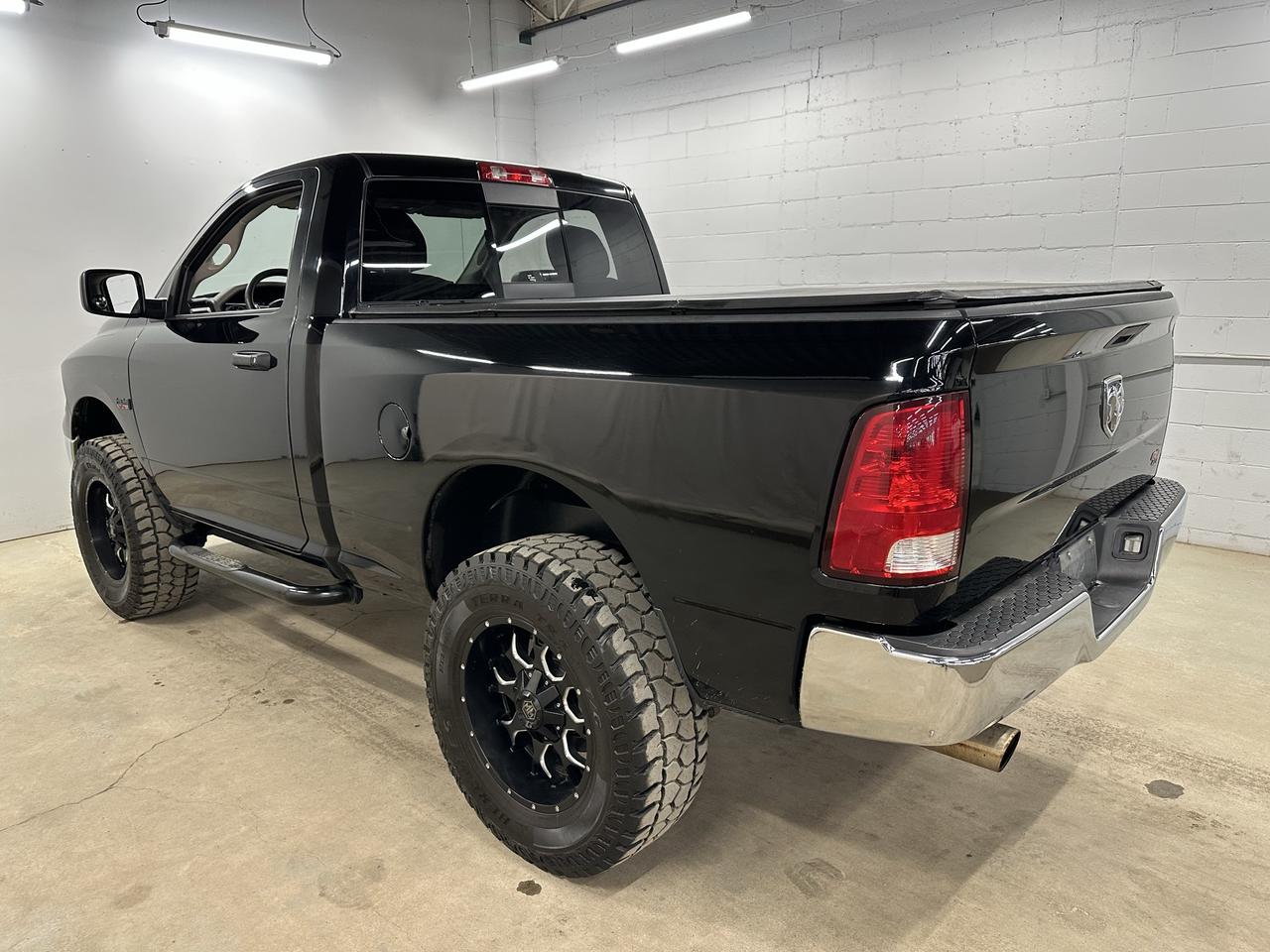 2012 RAM 1500 SLT Photo3