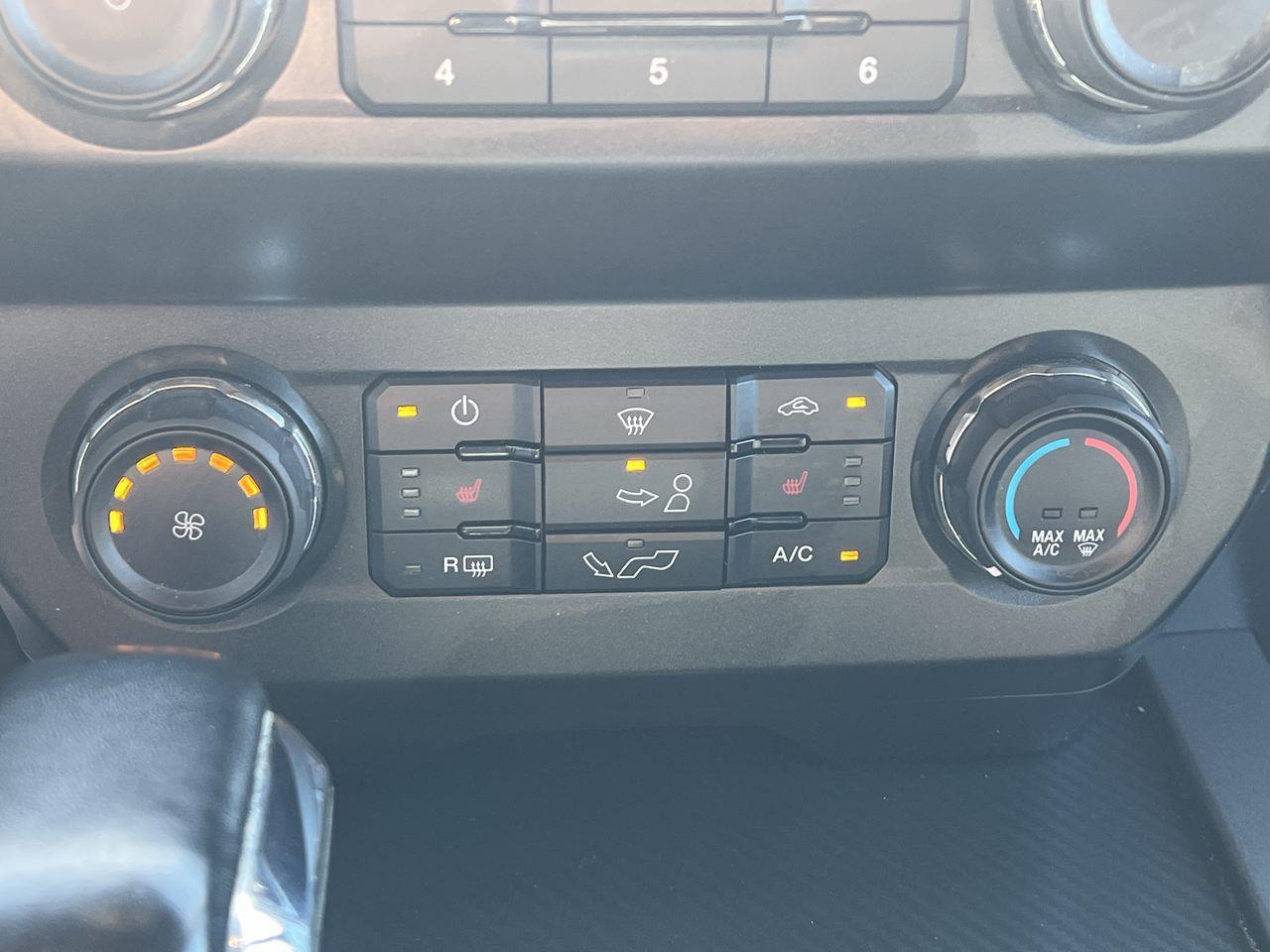 2020 Ford F-150 XLT 4X4, BACK UP CAMERA, HEATED SEATS, POWER DRIVER SEATS!! Photo