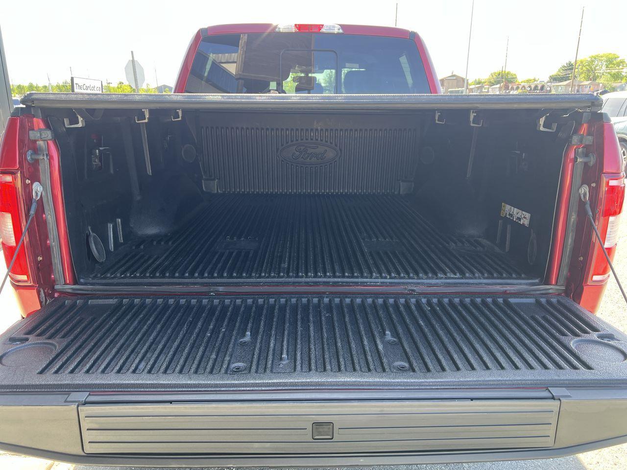 2020 Ford F-150 XLT 4X4, BACK UP CAMERA, HEATED SEATS, POWER DRIVER SEATS!! Photo