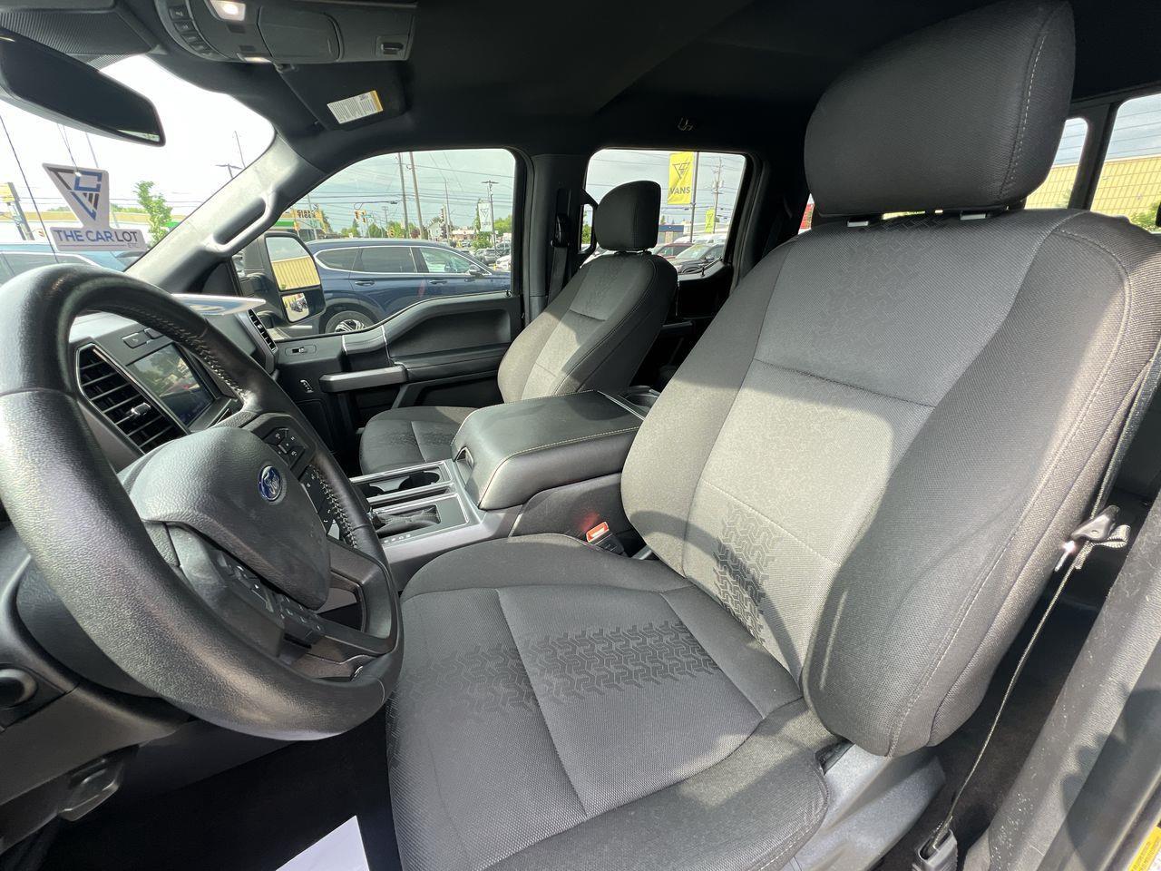 2020 Ford F-150 XLT 4X4, SIRIUS XM, BACK UP CAM, POWER SEATS, NAV, HEATED SEATS!! Photo