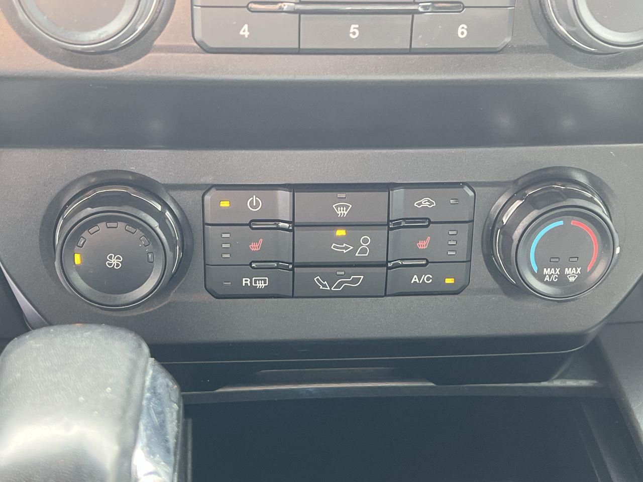 2020 Ford F-150 XLT 4X4, SIRIUS XM, BACK UP CAM, POWER SEATS, NAV, HEATED SEATS!! Photo