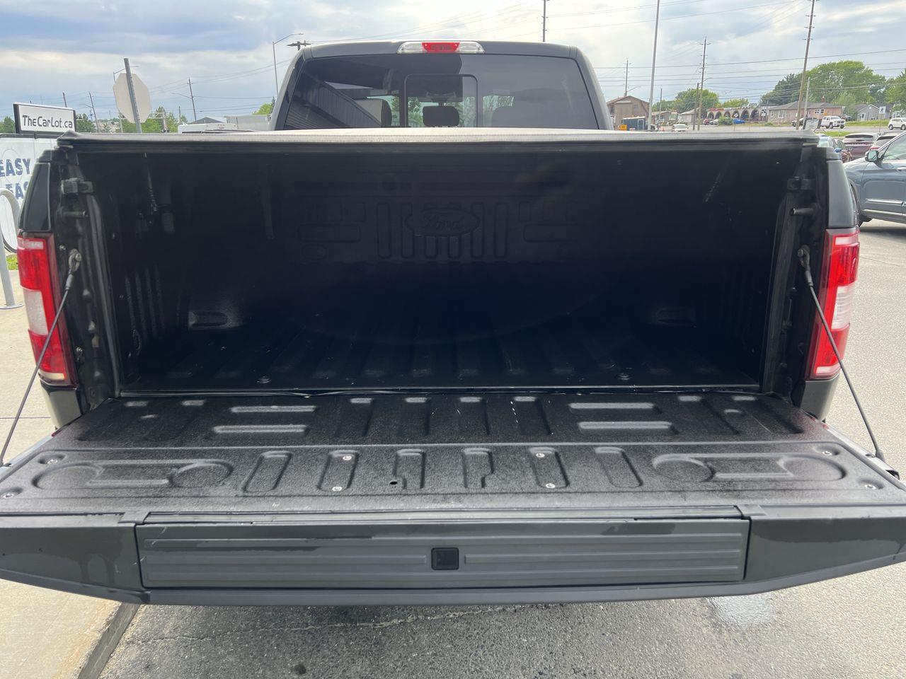 2020 Ford F-150 XLT 4X4, SIRIUS XM, BACK UP CAM, POWER SEATS, NAV, HEATED SEATS!! Photo