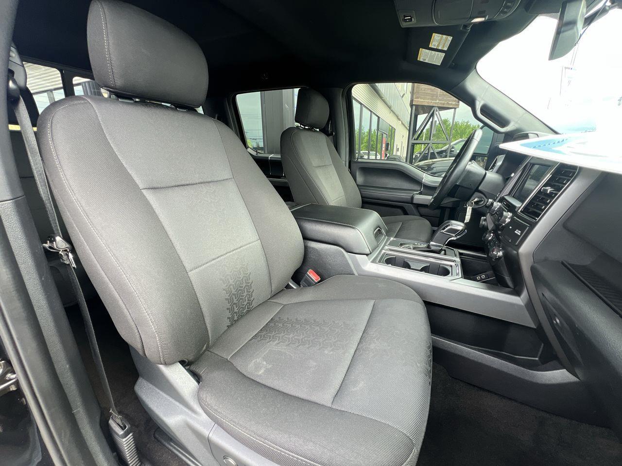 2020 Ford F-150 XLT 4X4, SIRIUS XM, BACK UP CAM, POWER SEATS, NAV, HEATED SEATS!! Photo